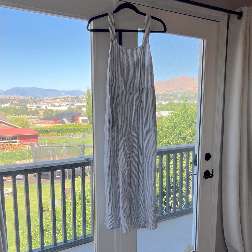 American Eagle Outfitters Black and White Jumpsuit Sz 2